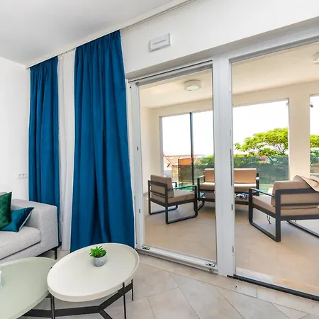 Apartments Villa Poco Loco Mlini Room photo
