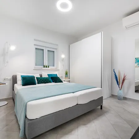 Apartments Villa Poco Loco Mlini Room photo